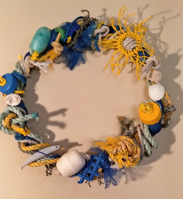 Merle Topsi Davis - Christmas Wreaths with an environmental message 2022